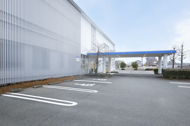 正面の駐車スペース