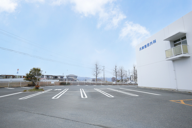 裏手にある駐車スペース