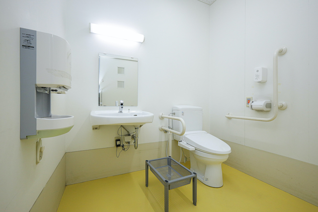 多目的トイレ