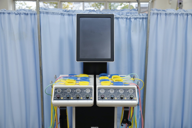 低周波治療器・干渉電流型低周波治療器組合せ理学療法機器